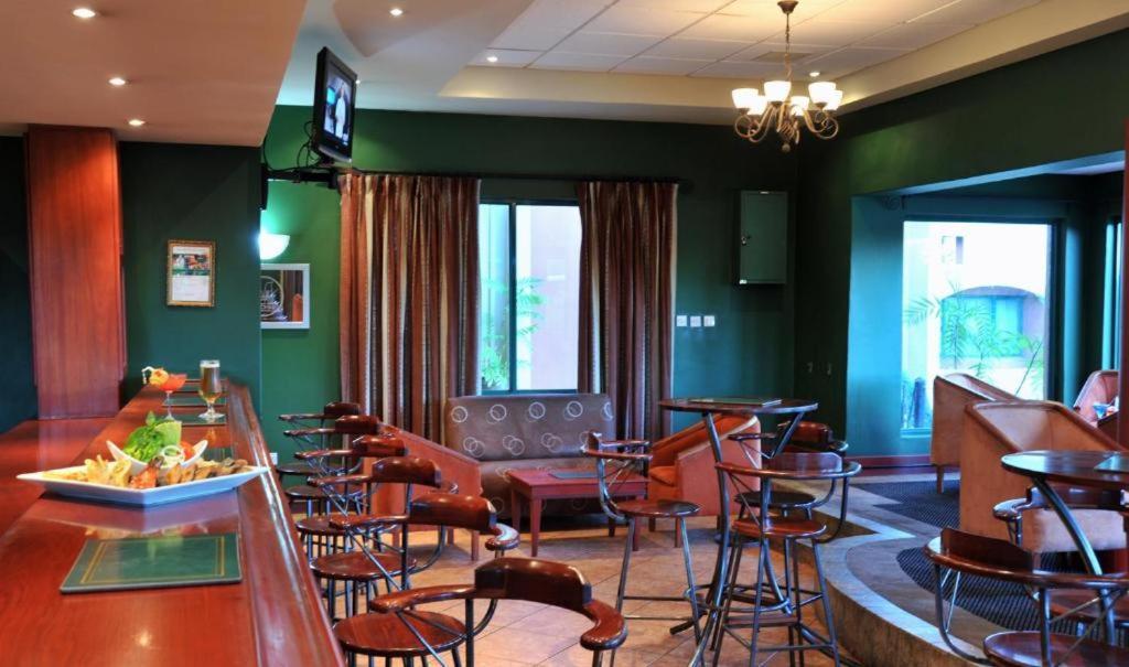 M'Kango Golfview Hotel Lusaka Dış mekan fotoğraf