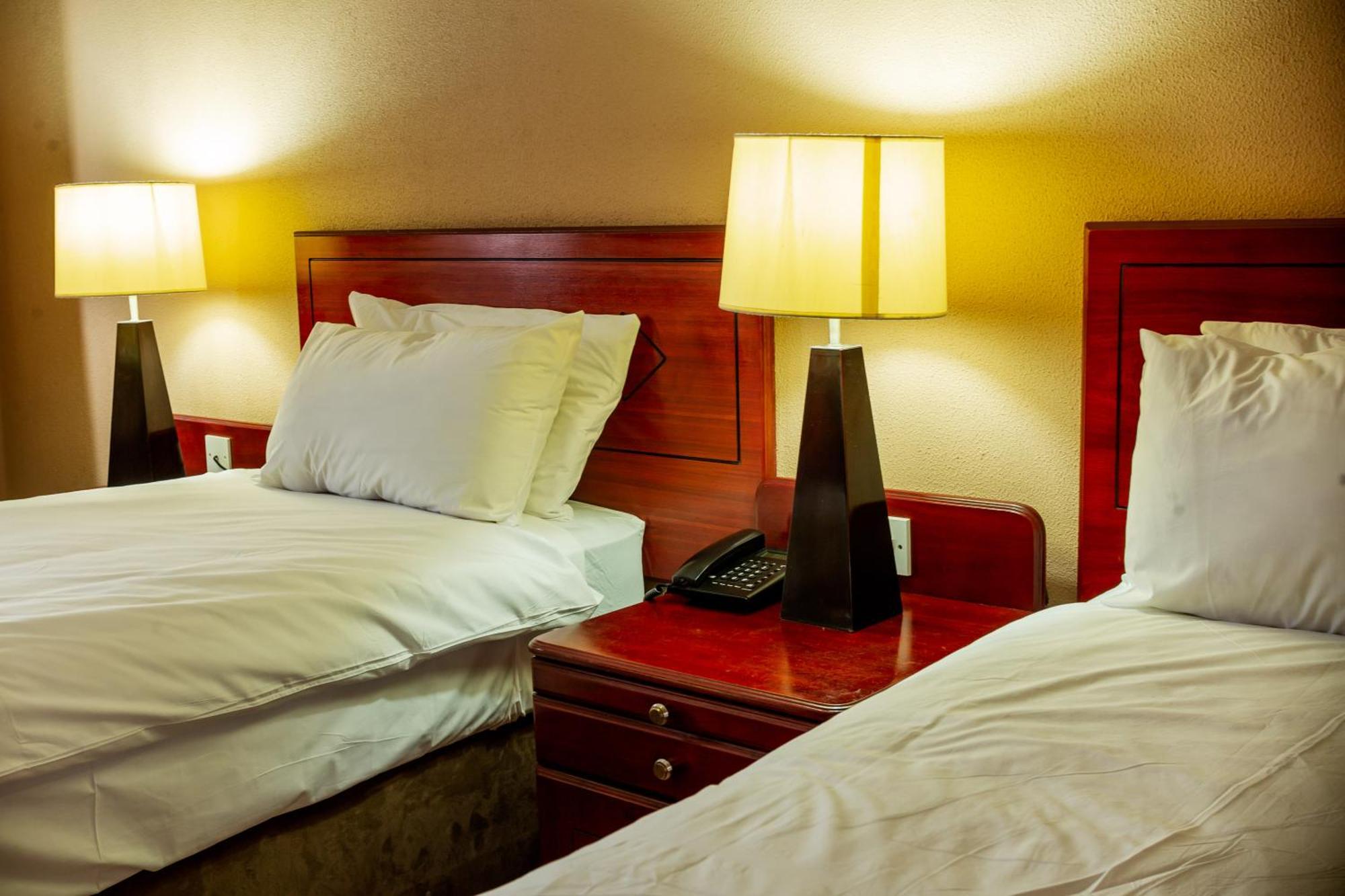 M'Kango Golfview Hotel Lusaka Dış mekan fotoğraf