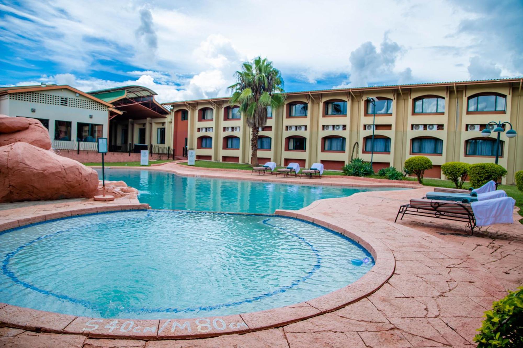 M'Kango Golfview Hotel Lusaka Dış mekan fotoğraf