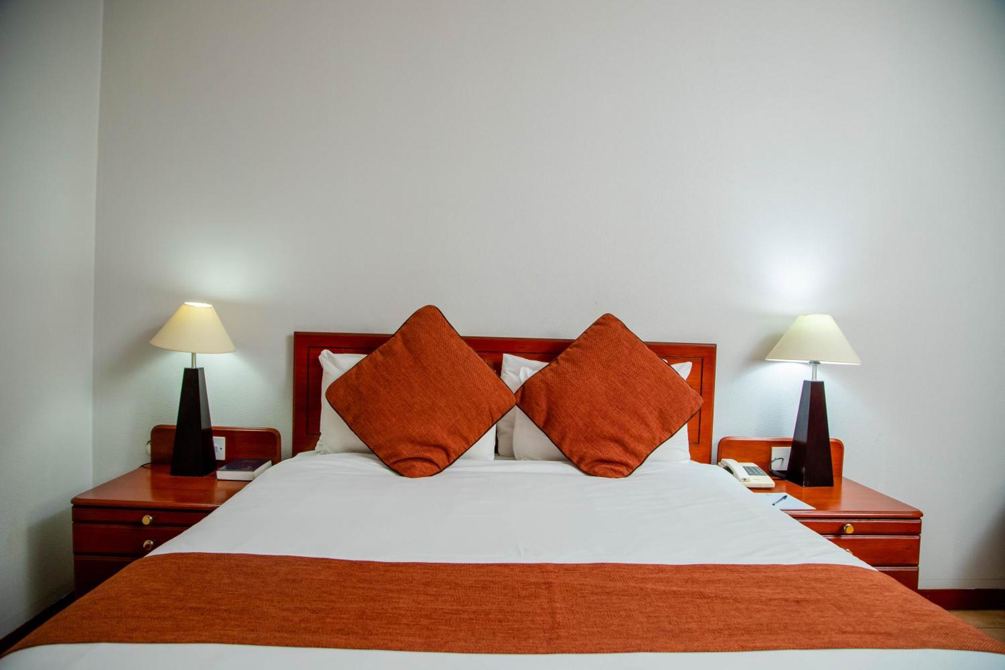 M'Kango Golfview Hotel Lusaka Dış mekan fotoğraf