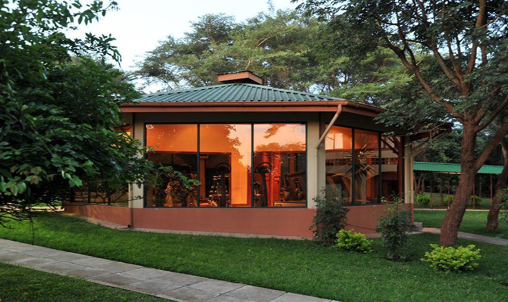 M'Kango Golfview Hotel Lusaka Dış mekan fotoğraf