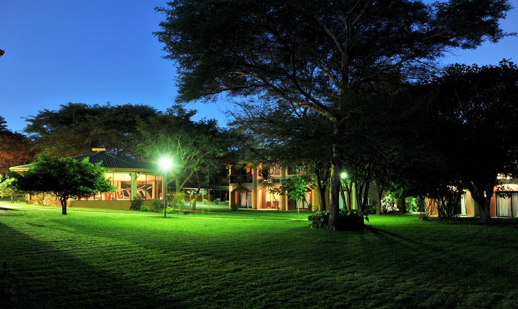M'Kango Golfview Hotel Lusaka Dış mekan fotoğraf