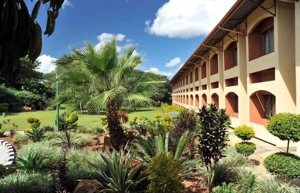 M'Kango Golfview Hotel Lusaka Dış mekan fotoğraf