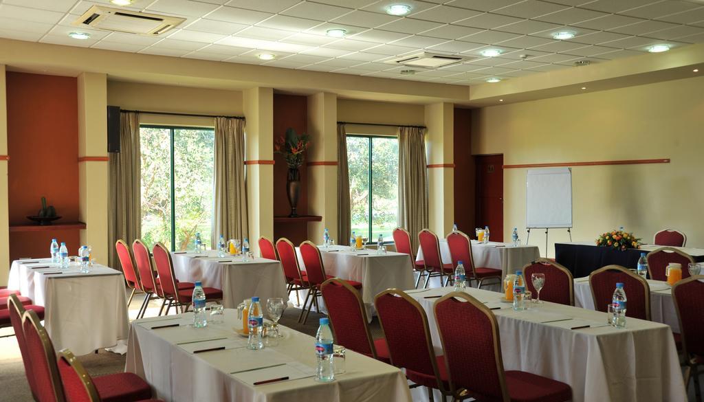 M'Kango Golfview Hotel Lusaka Dış mekan fotoğraf