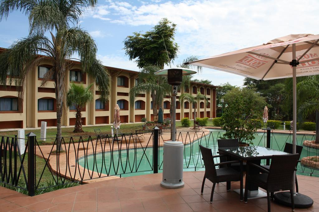 M'Kango Golfview Hotel Lusaka Dış mekan fotoğraf