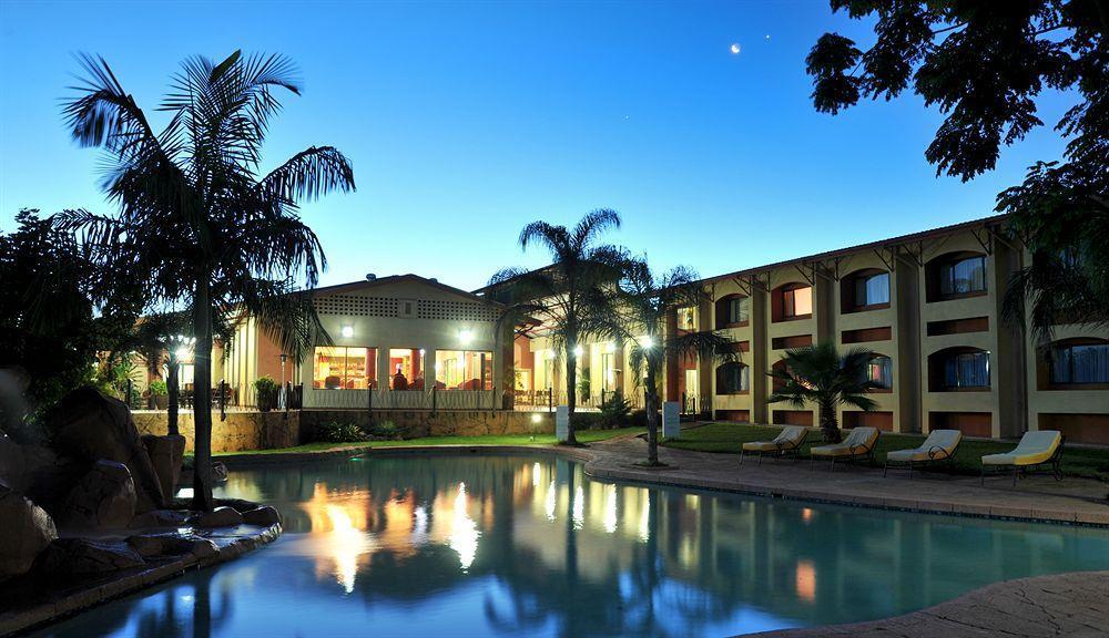 M'Kango Golfview Hotel Lusaka Dış mekan fotoğraf