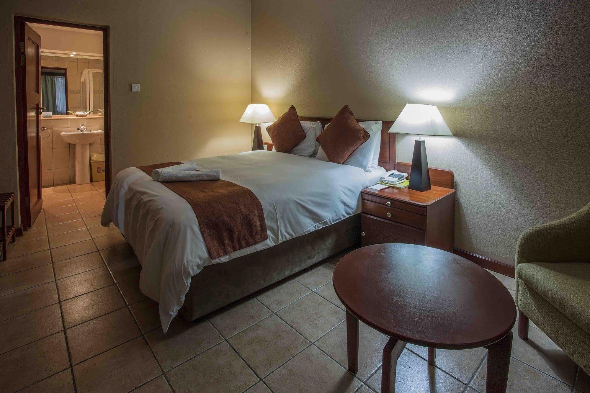M'Kango Golfview Hotel Lusaka Dış mekan fotoğraf